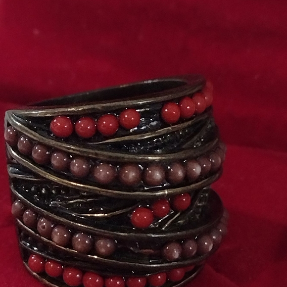 Elegant Red Beaded Ring - Picture 8 of 10